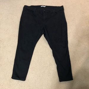 Black Levi’s jeans